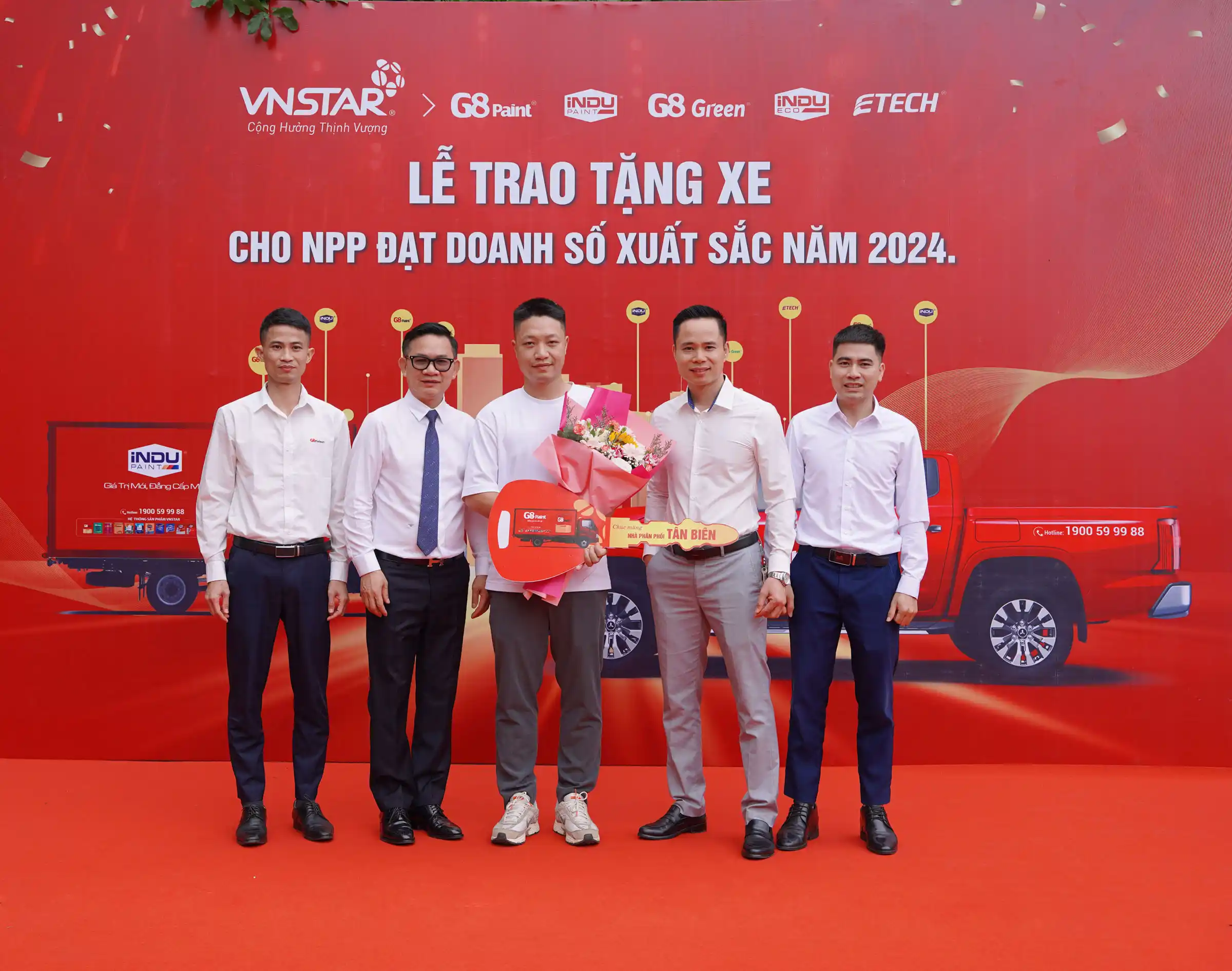 LỄ TRAO TẶNG XE CHO NHÀ PHÂN PHỐI XUẤT SẮC 2024